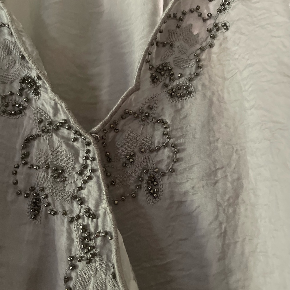 Love on a Hanger Beaded Tank Top Size Small NEW - Picture 3 of 5